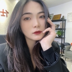 何女士
