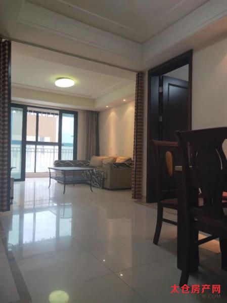 精装2房拎包入住，小区中间位置，看房有钥匙，房东急售，先到先得