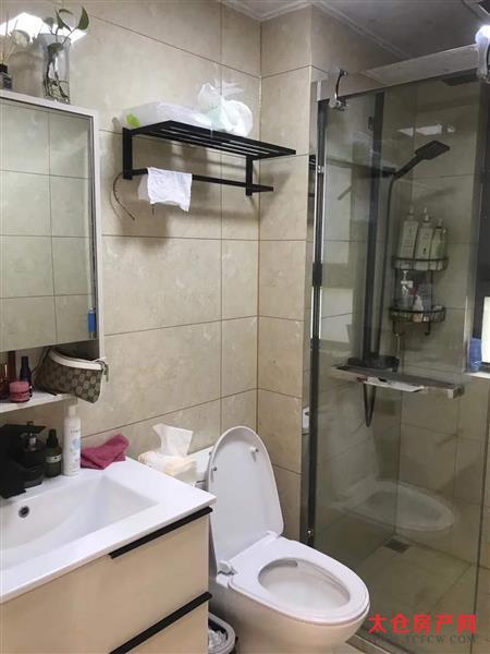 近万达广场，实验中学学区，精装30万大三房，南北通透户型好