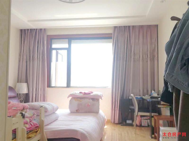 上海公馆二期精装3/2/2朝南好房325万