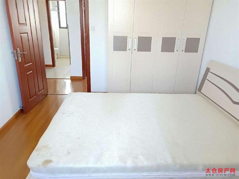 浏河，高成上海假日，房东急售三房86平，只要83万，急售房源