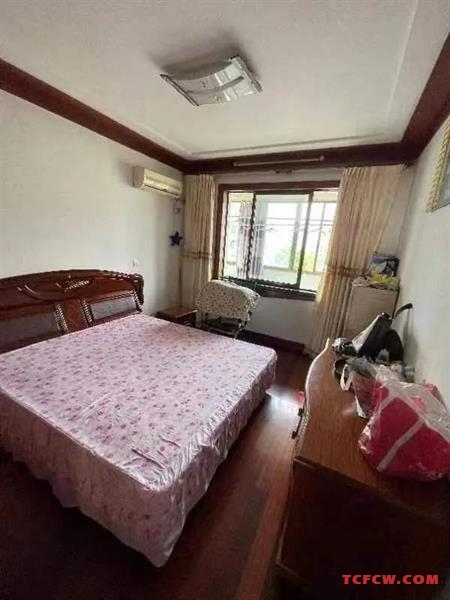 闸北新村好楼层3房/2厅/1卫朝南97平米105万