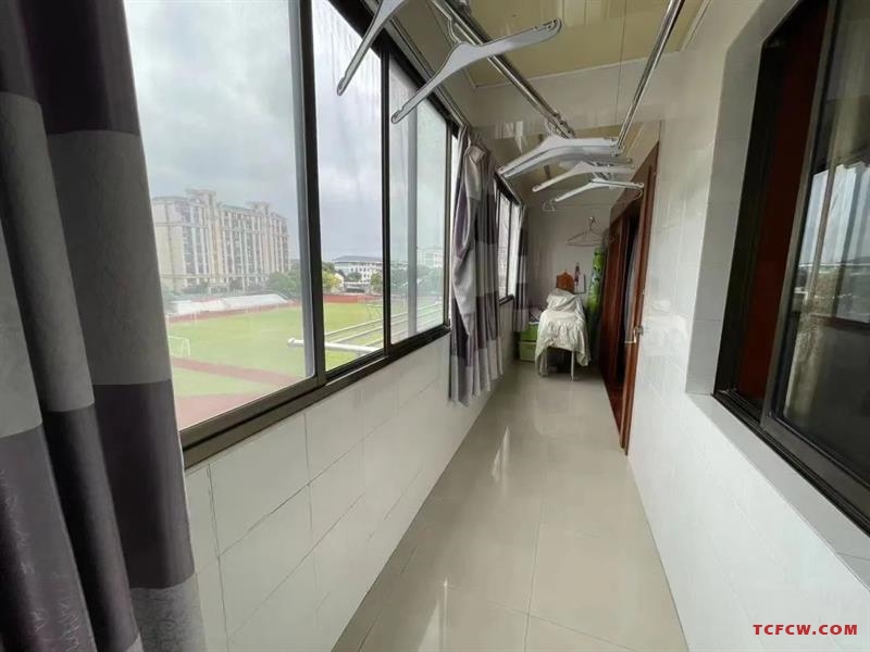 闸北新村3楼精装好房2房/2厅/1卫朝南95平米105万