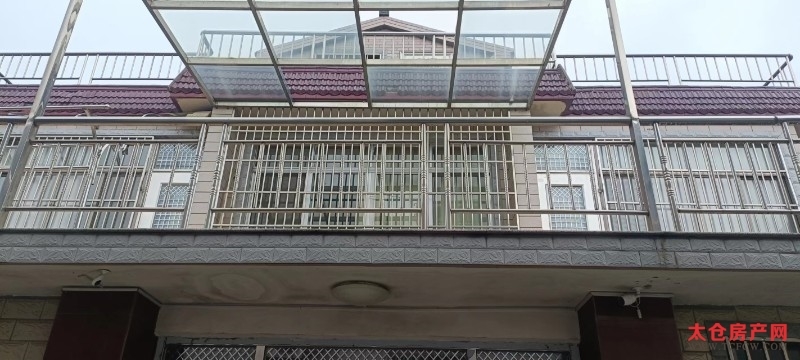 华盛二园1楼精装别墅5房/3厅/3卫朝南227平米379万