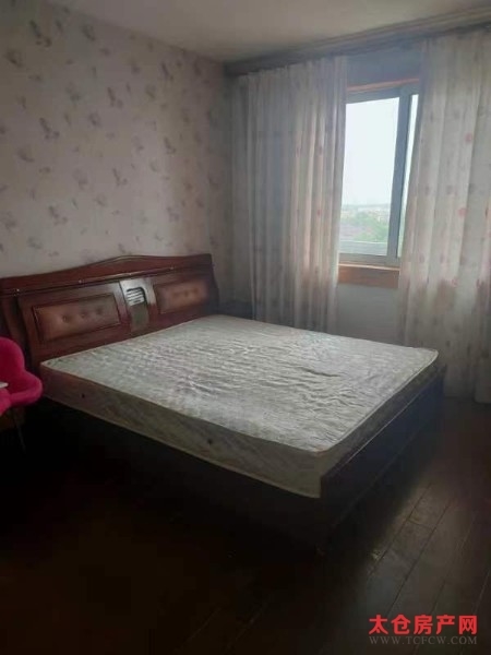 国大花园8楼精装好房1房/1厅/1卫朝南72平米1900元/月