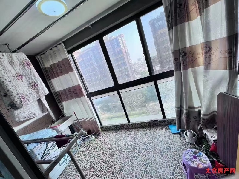 高成上海假日7楼精装好房2房/1厅/1卫朝南92平米105万