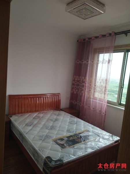 东方花园13楼精装好房3房/2厅/1卫朝南129平米130万