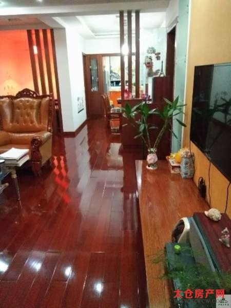 溪景湾花苑3楼豪装好房3房/2厅/2卫朝南124平米136万