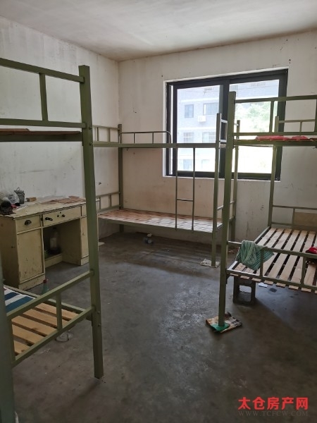 东方雅苑2楼简装好房2房/2厅/1卫朝南90平米148万