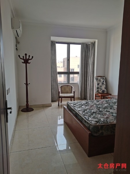 横沥佳苑9楼精装好房2房/2厅/1卫朝南75平米2200元/月