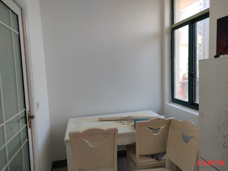 华源上海城2楼精装好房1房/1厅/1卫朝北60平米1700元/月