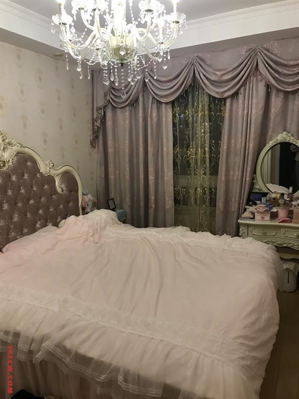 绿地城10楼豪装好房4房/2厅/2卫朝南130平米262万