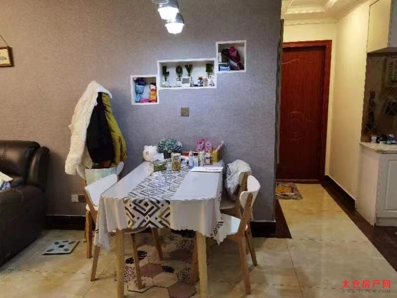 东景瑞豪装好房3房/2厅/2卫朝南132平米235万