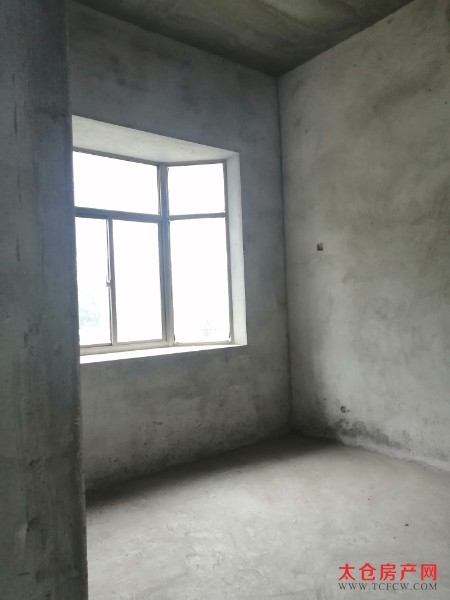 桃花岛毛坯好房3房/2厅/2卫朝南143平米280万