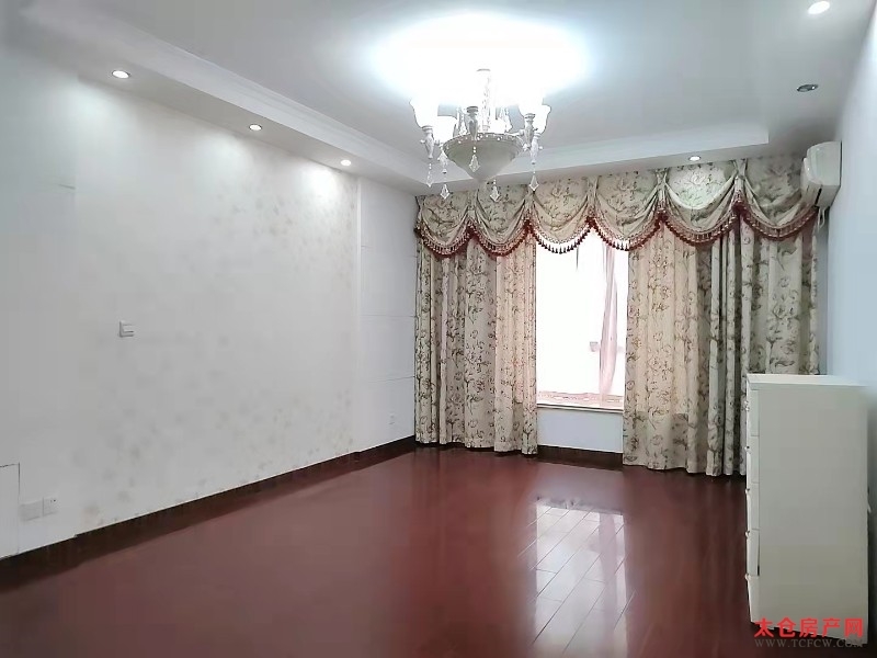 人杰景典精装好房3房/2厅/2卫朝南180平米3600元/月
