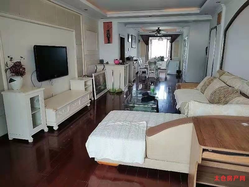 人杰景典精装好房3房/2厅/2卫朝南180平米3600元/月