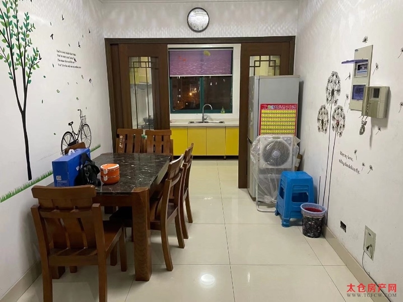 万鸿金座精装好房2房/2厅/1卫朝南96平米148万