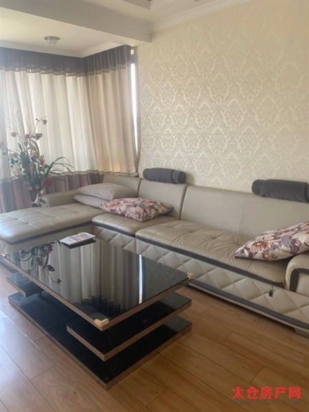 华源上海城精装好房3房/2厅/2卫朝南132平米2800元/月