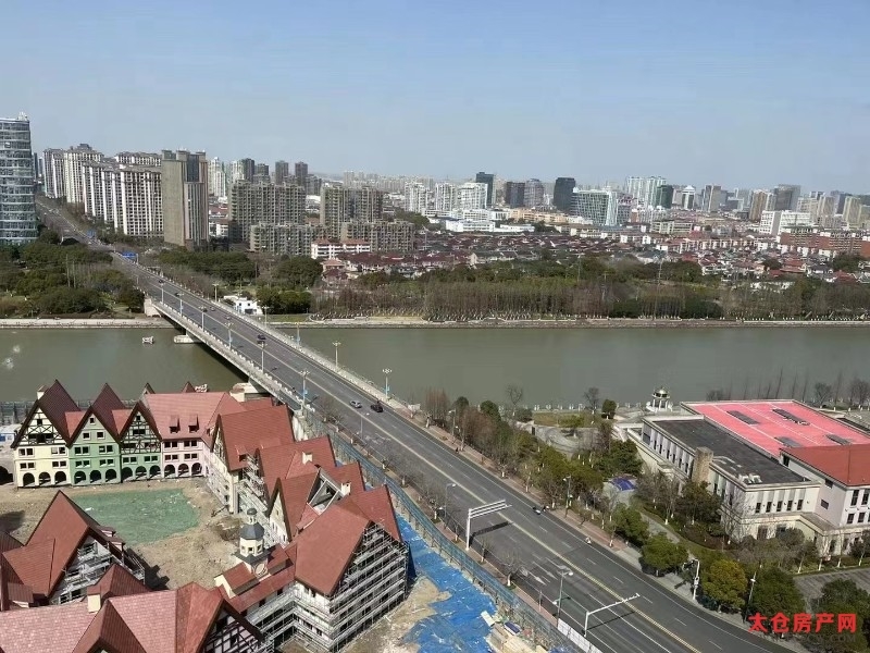 绿地城二期豪装好房3房/2厅/2卫朝南108平米238万