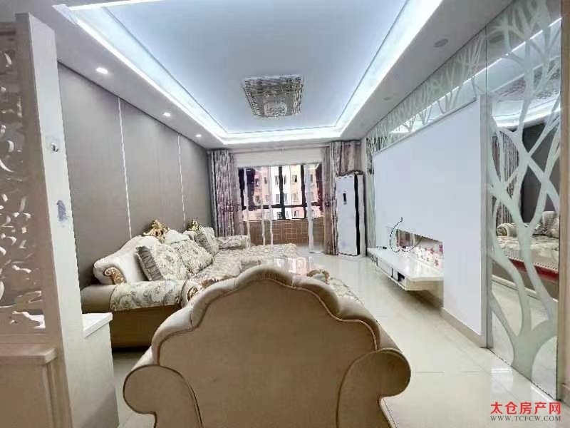 华盛八园精装好房3房/2厅/1卫朝南110平米2700元/月
