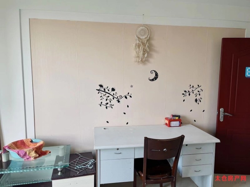 大庆锦绣新城精装好房1房/1厅/1卫朝东129平米800元/月