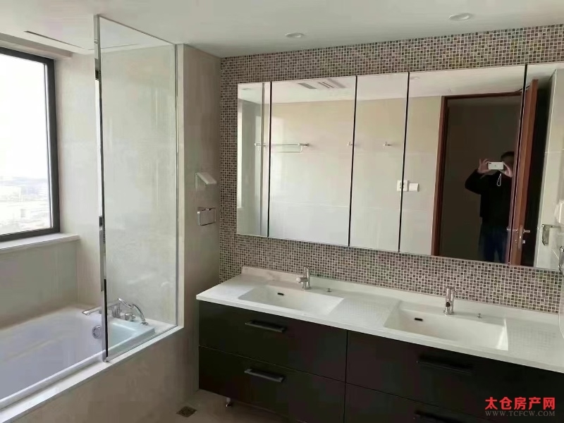 积水住宅小区精装好房4房/2厅/3卫朝南288平米20000元/月