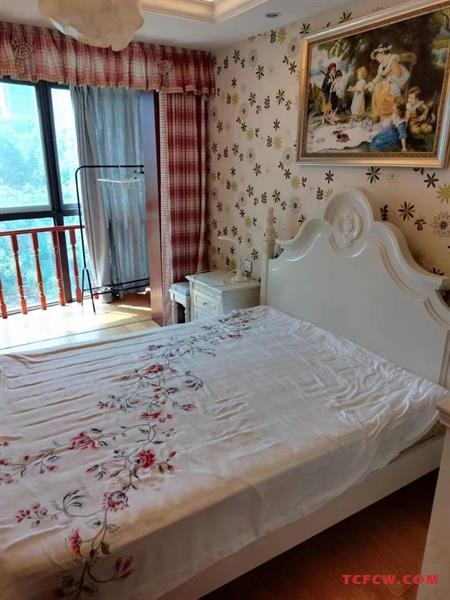 浙建太和丽都二期毛坯好房4房/2厅/2卫朝南142平米5500元/月