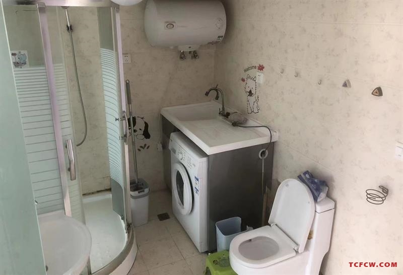 北门1房1厨1卫，现代装修，低价出租