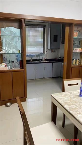 出售紫薇苑126平3房2厅2卫装修全配128万可谈，客厅南北通透