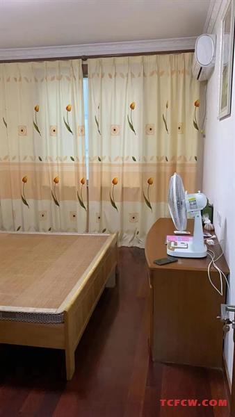 出售紫薇苑126平3房2厅2卫装修全配128万可谈，客厅南北通透