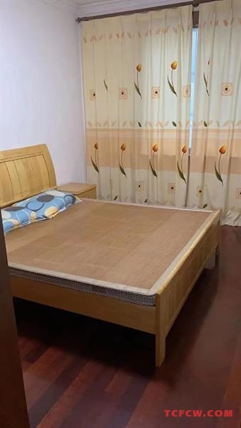 出售紫薇苑126平3房2厅2卫装修全配128万可谈，客厅南北通透