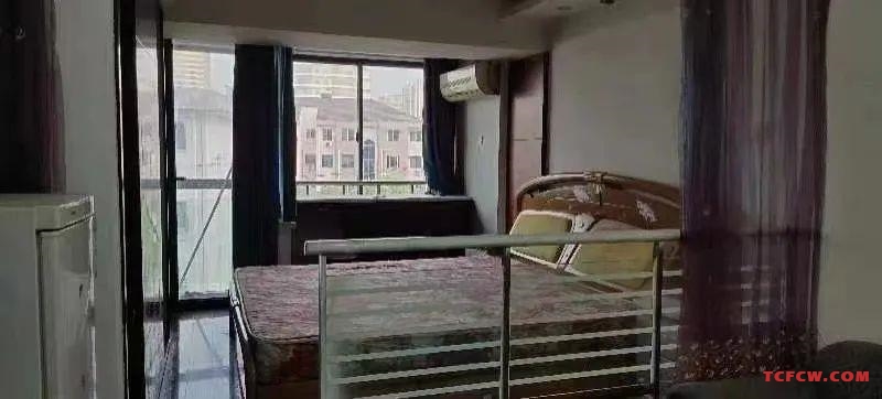 皇家丽晶精装公寓1房/1厅/1卫朝南40平米1500元/月