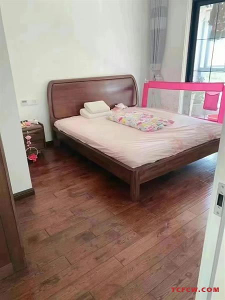 盛世壹品毛坯好房3房/2厅/2卫朝南180平米350万