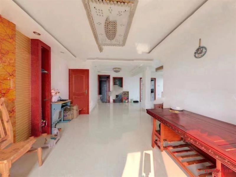 上城国际大润发楼上南向复式