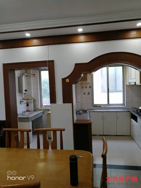 太平南路简装好房2房/2厅/1卫朝南89平米1900元/月