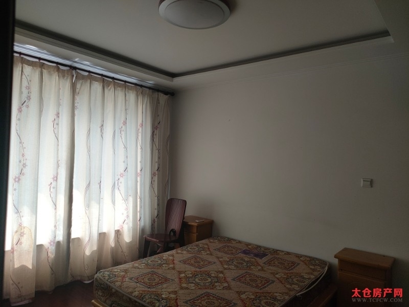 大庆锦绣新城精装好房2房/2厅/1卫朝南99平米2200元/月