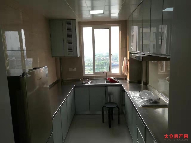 佳源都市豪装好房3房/2厅/1卫朝南136平米3400元/月