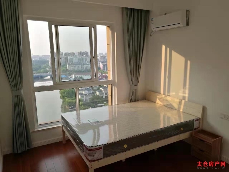 佳源都市豪装好房3房/2厅/1卫朝南136平米3400元/月
