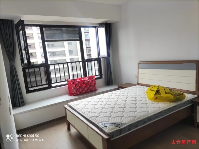 建发天镜湾精装好房4房/2厅/2卫朝南142平米4800元/月
