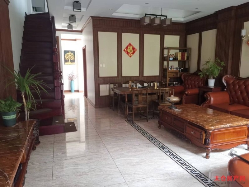 景瑞望府豪装别墅5房/2厅/3卫朝南220平米13000元/月