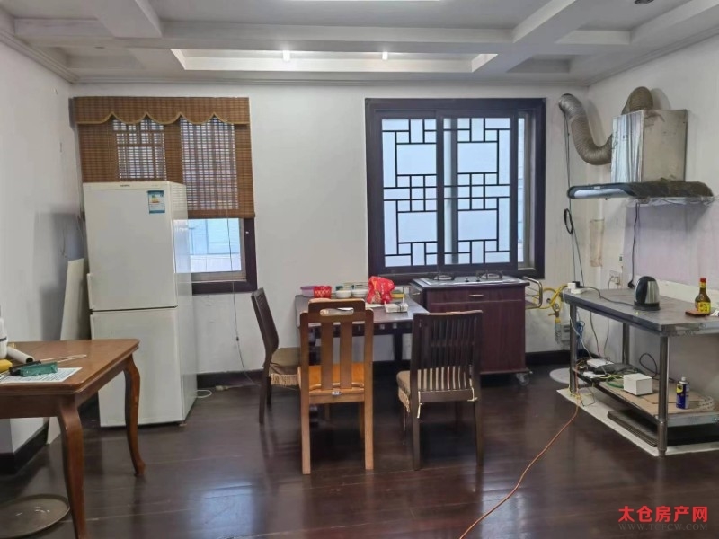 北京园精装好房3房/2厅/2卫朝南130平米2500元/月