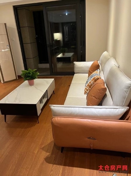 首次出租，积水二期，精装全配，3/2/2，129平，5500元，带车位