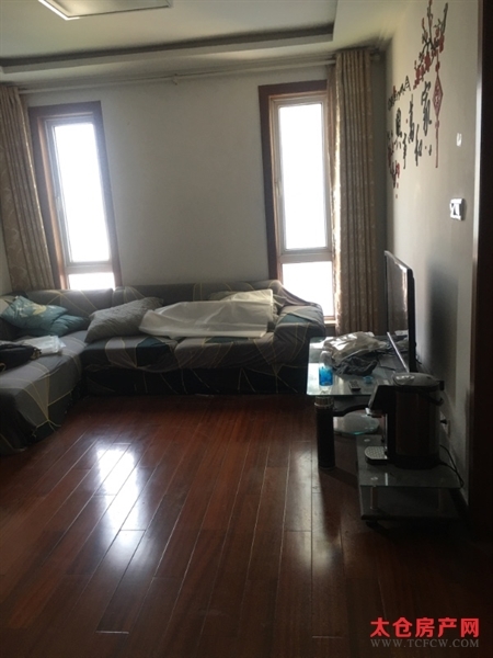 盛大花苑全装好房3房/2厅/1卫朝南118平米2500元/月