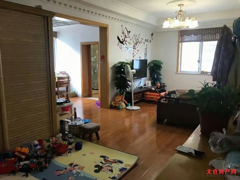 康乐新村全装好房3房/2厅/2卫朝南126平米140万