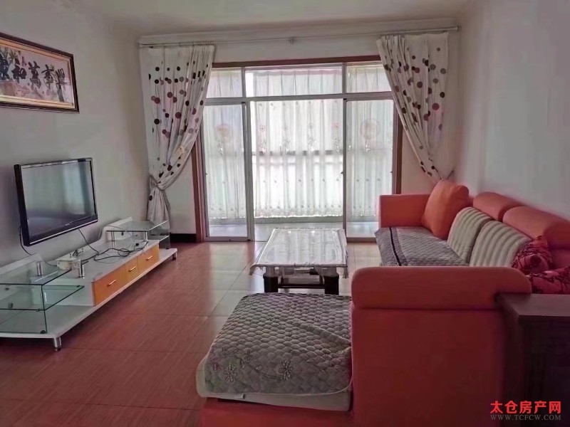 金色江南精装好房3房/2厅/2卫朝南130平米2400元/月