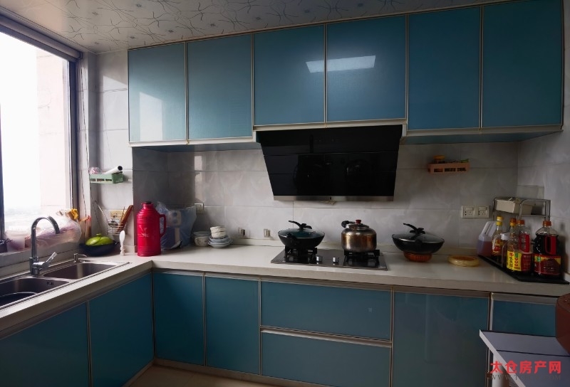 首付42万就可以拥有128平2房2厅2卫精装全配的房子，客厅南北通透