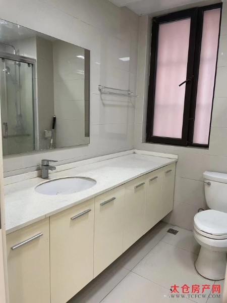 张江和园精装好房2房/2厅/1卫朝南92平米135万