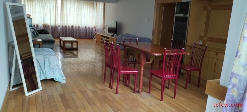 惠阳二村精装好房3房/2厅/2卫朝南140平米2700元/月