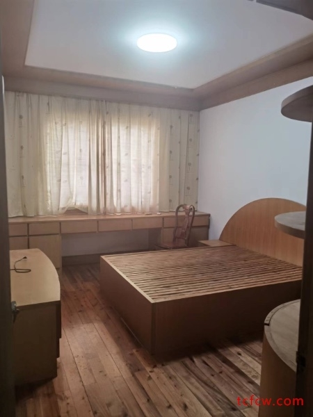 太平南路精装好房2房/1厅/1卫朝南90平米1800元/月