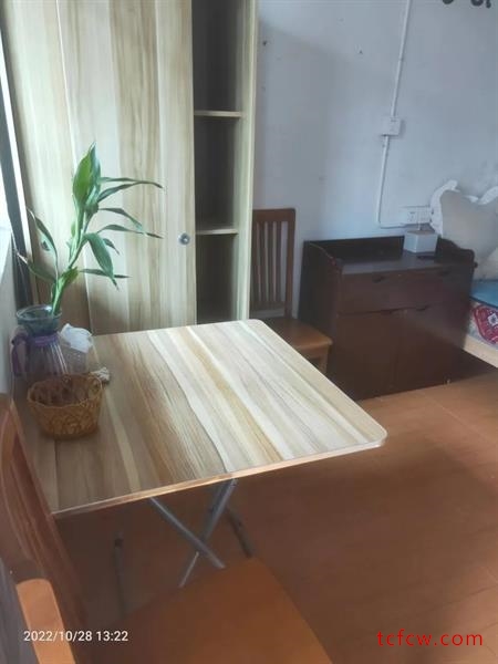 康乐新村，百隆广场旁，1室0厅1卫，中等装修家电齐全1100每月
